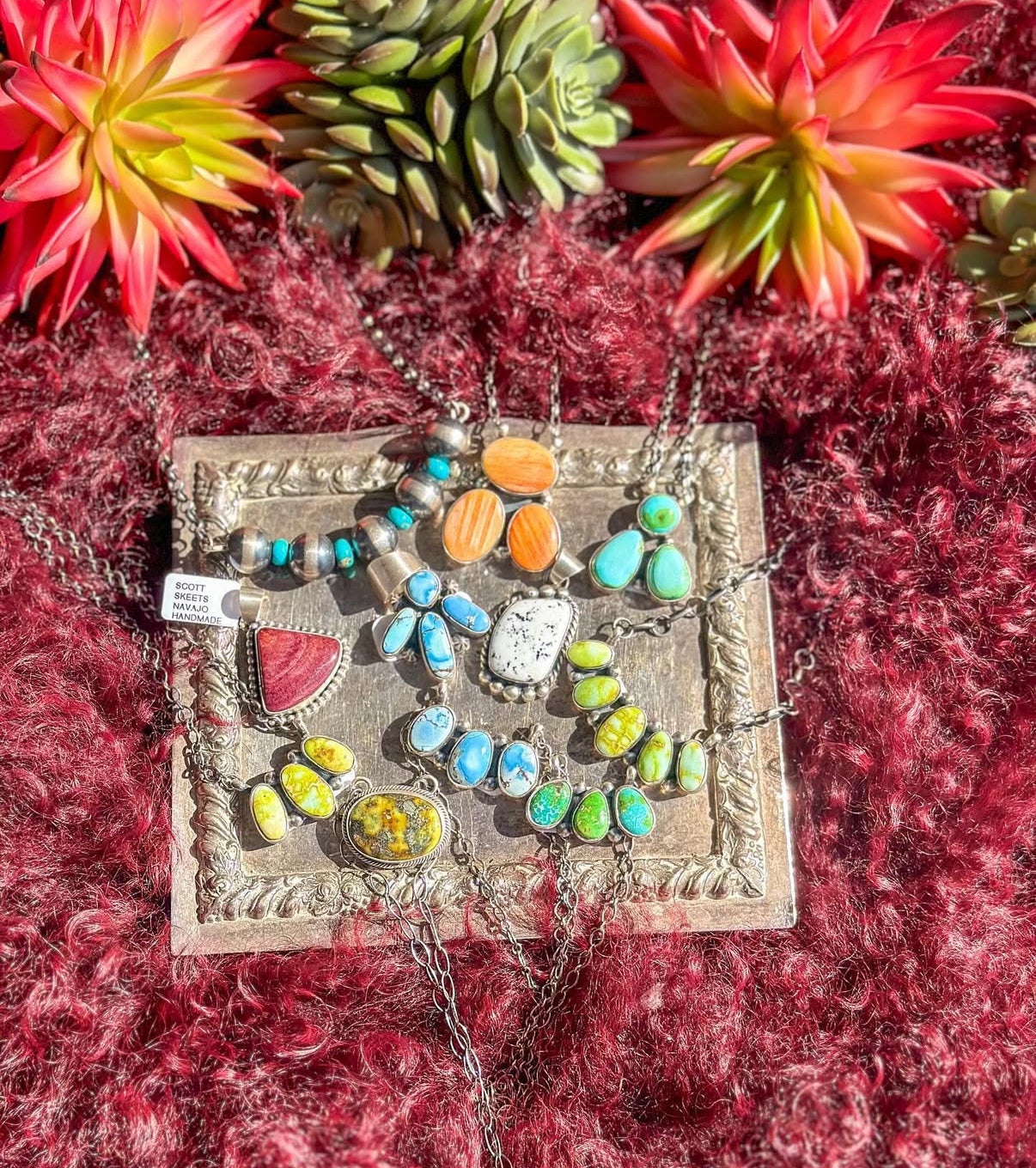 𝐄𝐚𝐫𝐫𝐢𝐧𝐠𝐬