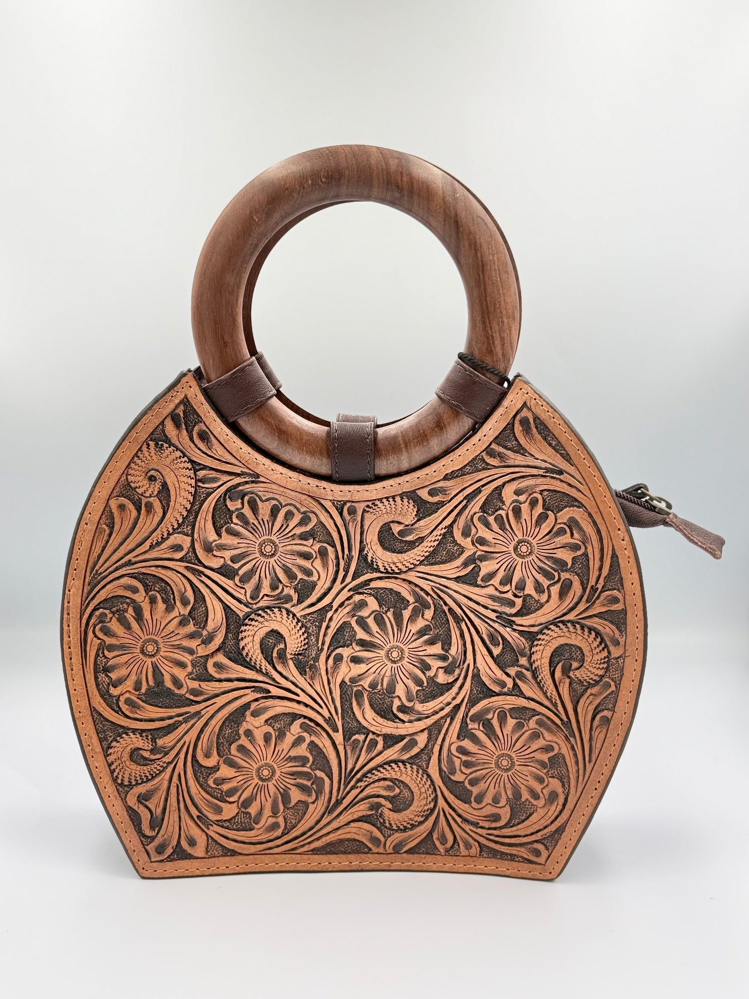 𝐋𝐞𝐚𝐭𝐡𝐞𝐫 𝐆𝐨𝐨𝐝𝐬