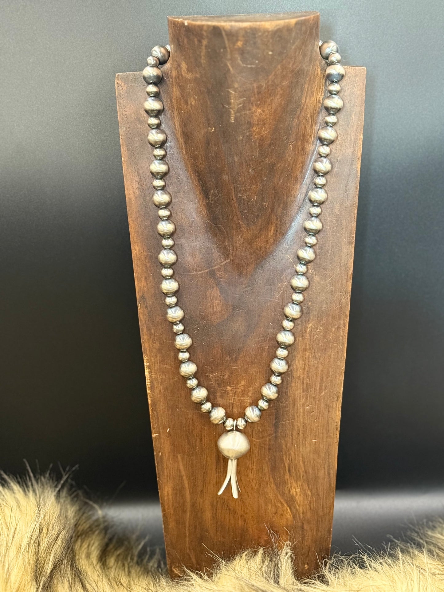 28” 12-8mm Pearl Necklace with Blossum