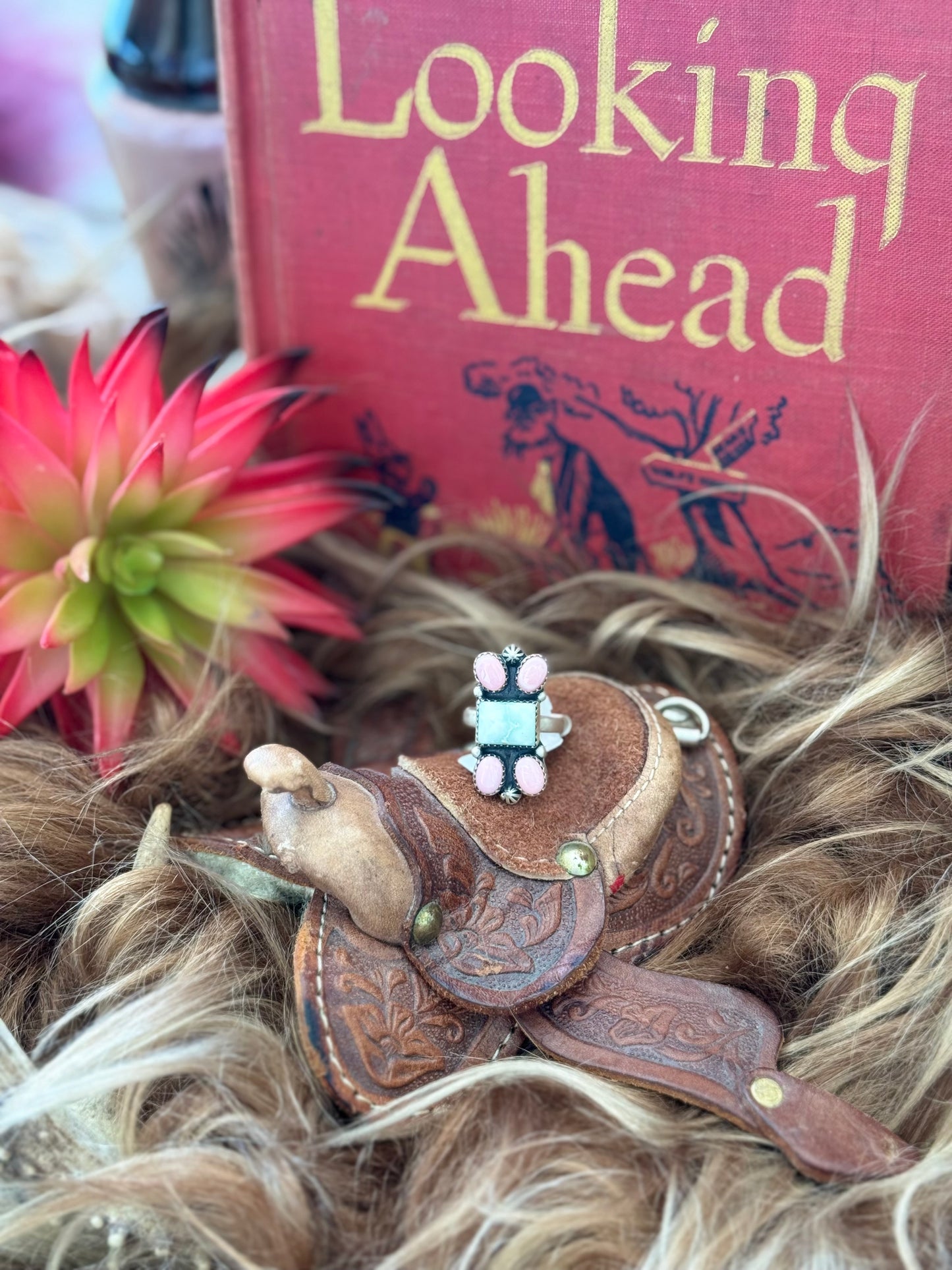 Paloma & Pink Conch Ajustable Ring